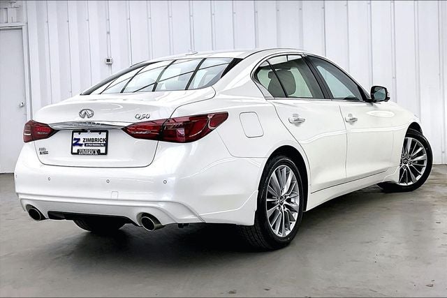 2023 INFINITI Q50 LUXE