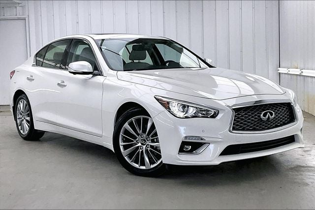 2023 INFINITI Q50 LUXE