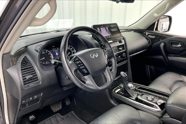 2023 INFINITI QX80 LUXE 8 PASSENGER