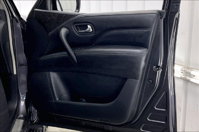 2023 INFINITI QX80 LUXE 8 PASSENGER