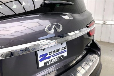 2023 INFINITI QX80 LUXE 8 PASSENGER