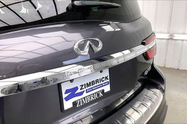 2023 INFINITI QX80 LUXE 8 PASSENGER