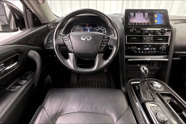 2022 INFINITI QX80 LUXE
