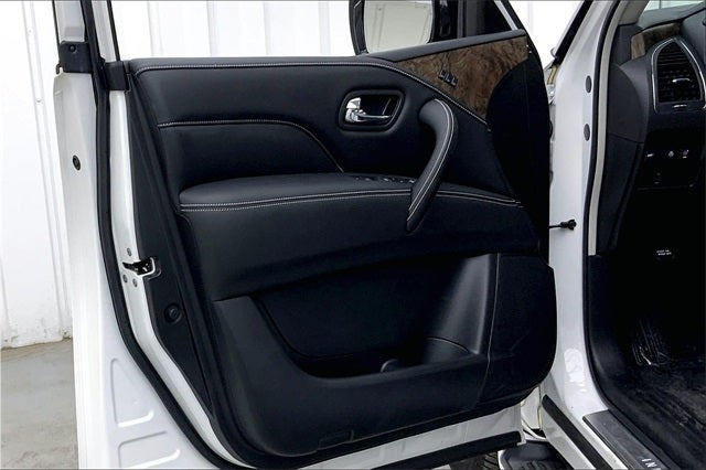 2023 INFINITI QX80 Premium Select