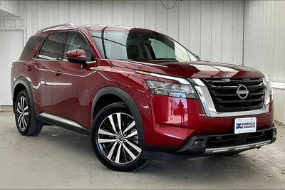 2023 Nissan Pathfinder Platinum