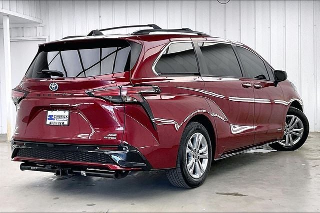 2021 Toyota Sienna XSE 7 Passenger