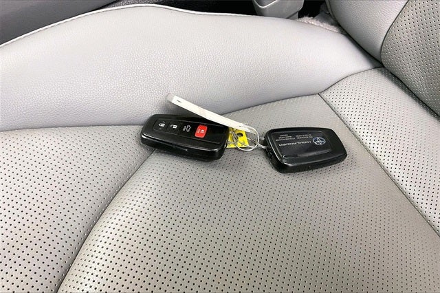 2021 Toyota Highlander Hybrid Platinum