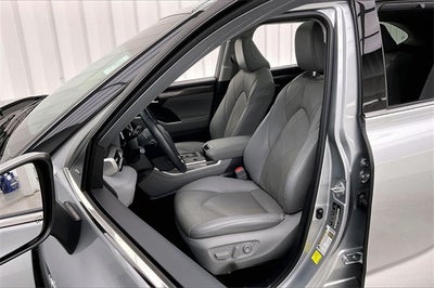 2021 Toyota Highlander Hybrid Platinum