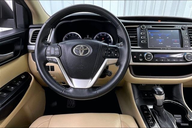 2016 Toyota Highlander XLE V6