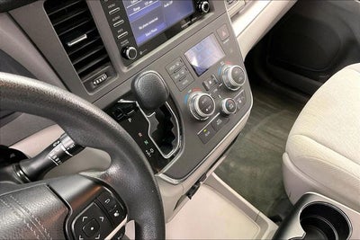 2018 Toyota Sienna LE 8 Passenger