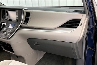 2018 Toyota Sienna LE 8 Passenger