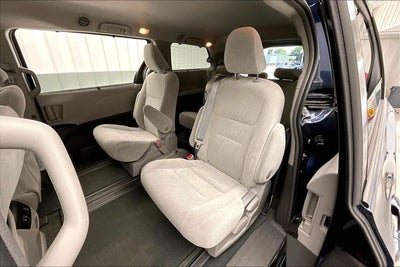 2018 Toyota Sienna LE 8 Passenger