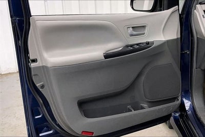 2018 Toyota Sienna LE 8 Passenger