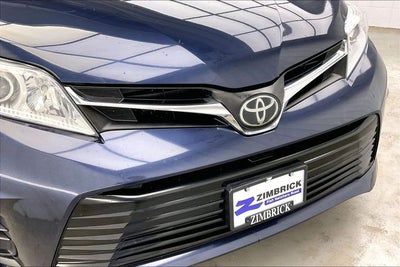 2018 Toyota Sienna LE 8 Passenger