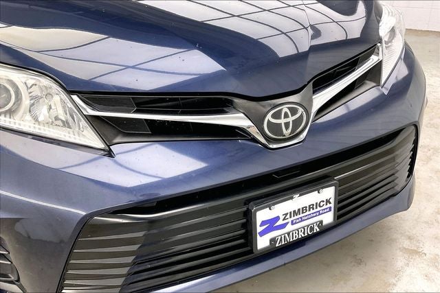 2018 Toyota Sienna LE 8 Passenger