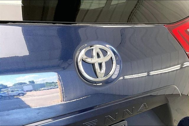 2018 Toyota Sienna LE 8 Passenger