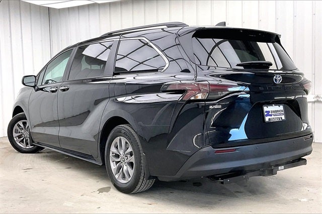 2023 Toyota Sienna XLE