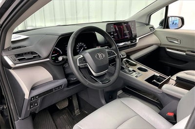 2023 Toyota Sienna XLE