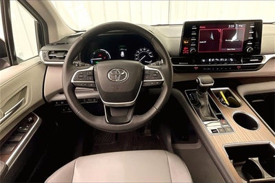 2023 Toyota Sienna XLE