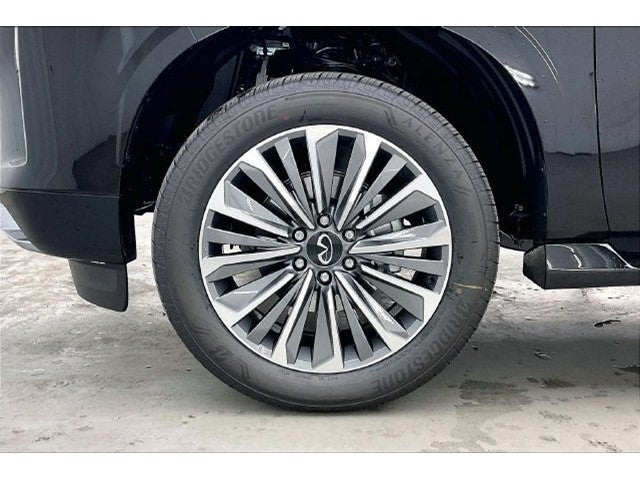 2027 INFINITI QX80 LUXE InStock