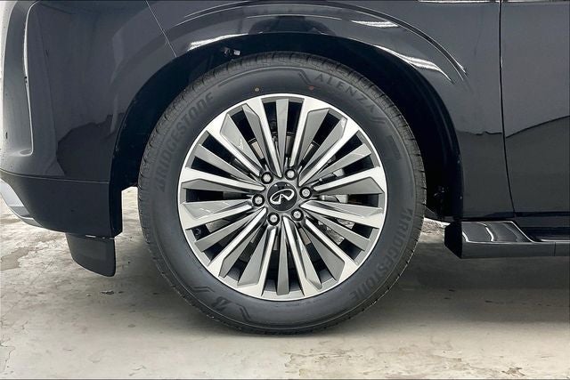 2027 INFINITI QX80 LUXE InStock