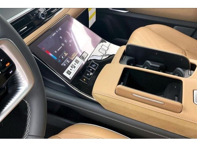 2027 INFINITI QX80 LUXE InStock