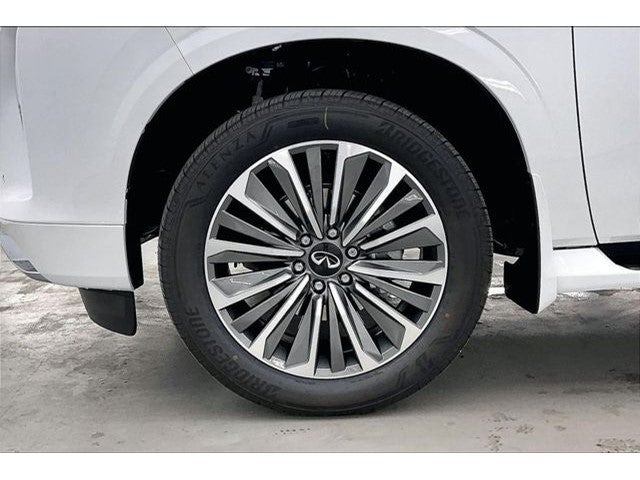 2027 INFINITI QX80 LUXE InStock
