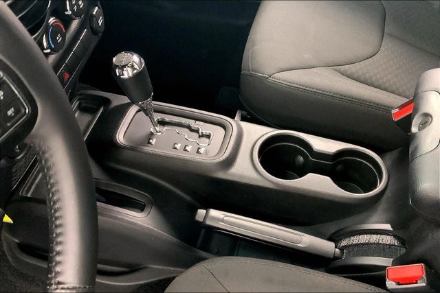 2016 Jeep Wrangler Willys Wheeler - Photo 15