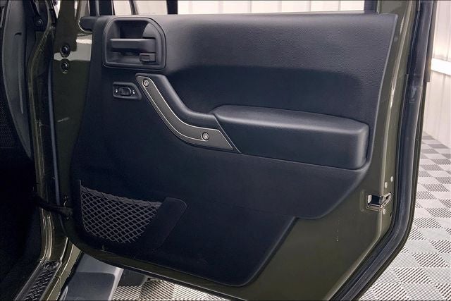 2016 Jeep Wrangler Willys Wheeler - Photo 21