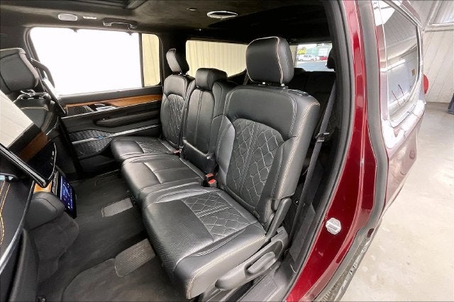 2022 Jeep Grand Wagoneer Series III