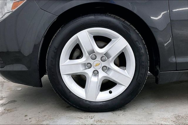 2011 Chevrolet Malibu LS 1LS