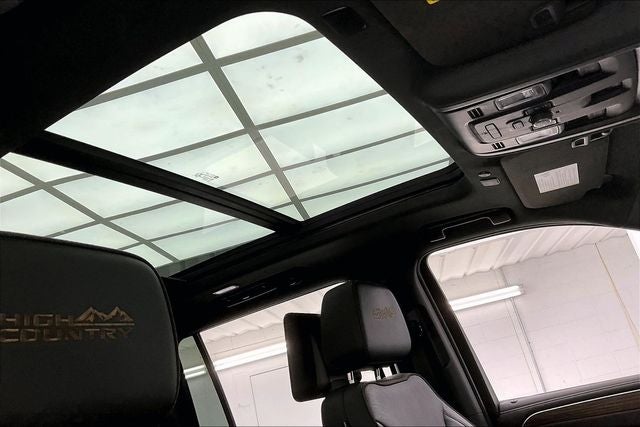 2021 Chevrolet Suburban High Country