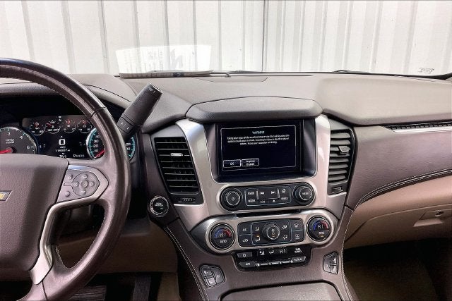 2016 Chevrolet Suburban LTZ - Photo 6