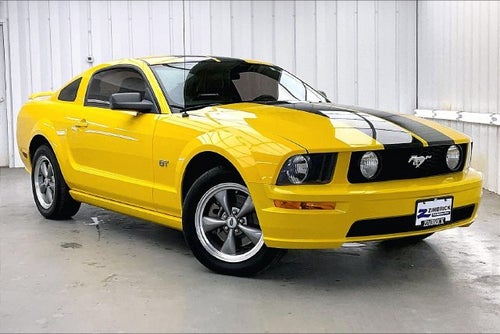 2005 Ford Mustang GT Deluxe
