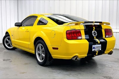 2005 Ford Mustang GT Deluxe