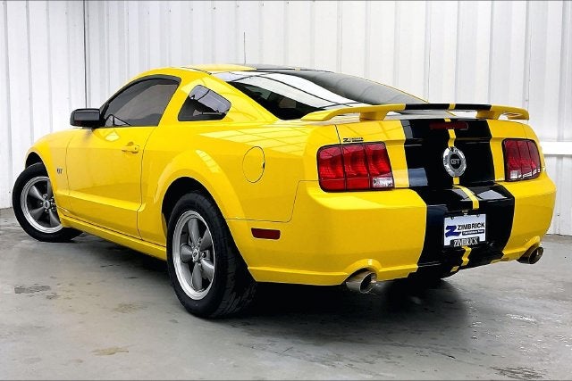 2005 Ford Mustang GT Deluxe