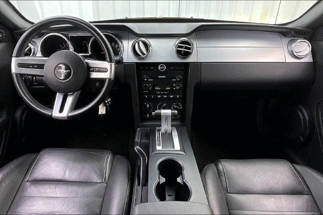 2005 Ford Mustang GT Deluxe