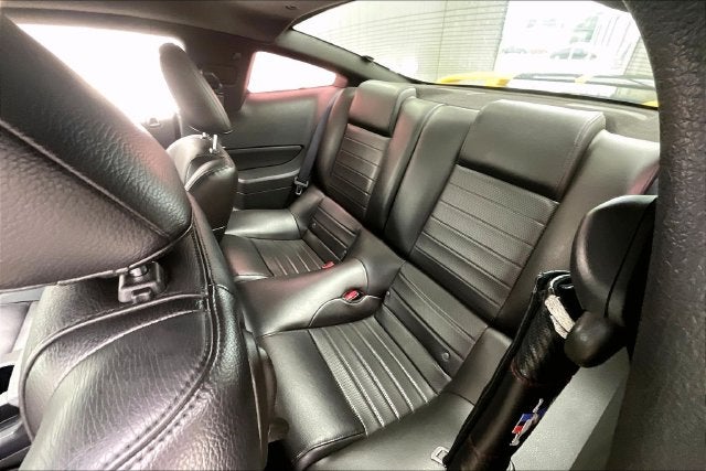 2005 Ford Mustang GT Deluxe