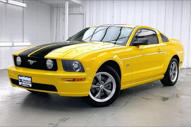 2005 Ford Mustang GT Deluxe