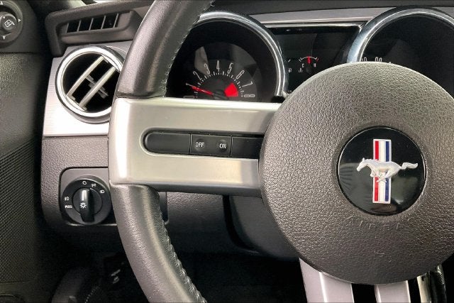 2005 Ford Mustang GT Deluxe