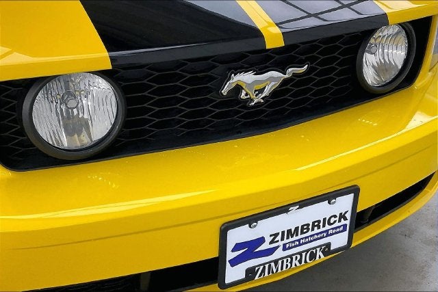 2005 Ford Mustang GT Deluxe
