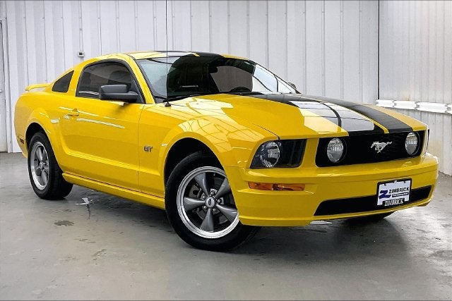 2005 Ford Mustang GT Deluxe