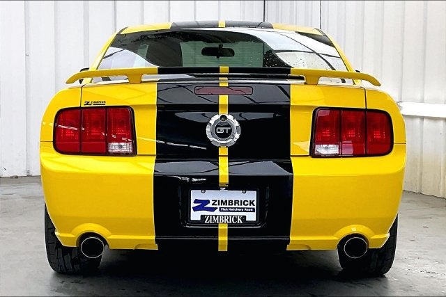 2005 Ford Mustang GT Deluxe