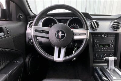 2005 Ford Mustang GT Deluxe