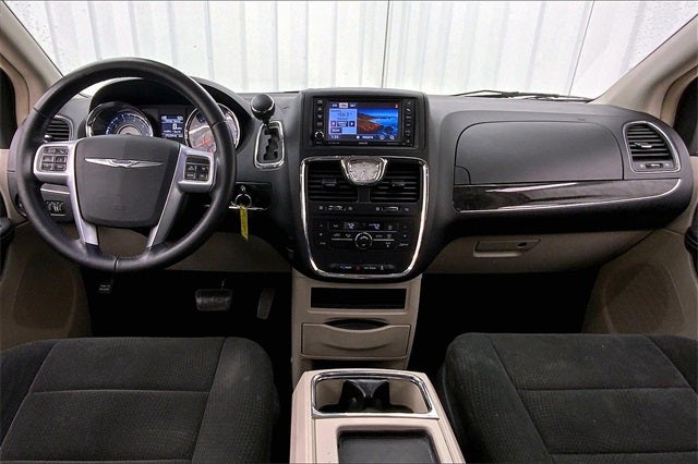 2012 Chrysler Town & Country Touring