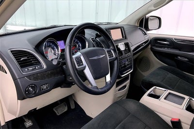 2012 Chrysler Town & Country Touring
