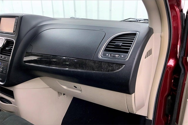 2012 Chrysler Town & Country Touring