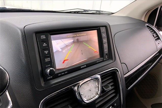 2012 Chrysler Town & Country Touring