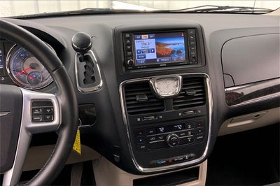 2012 Chrysler Town & Country Touring