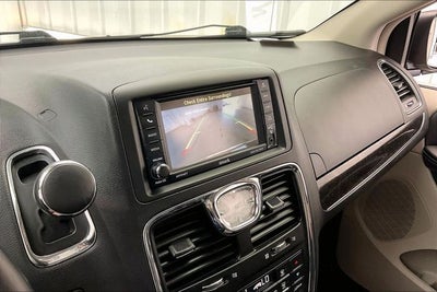 2016 Chrysler Town & Country Touring